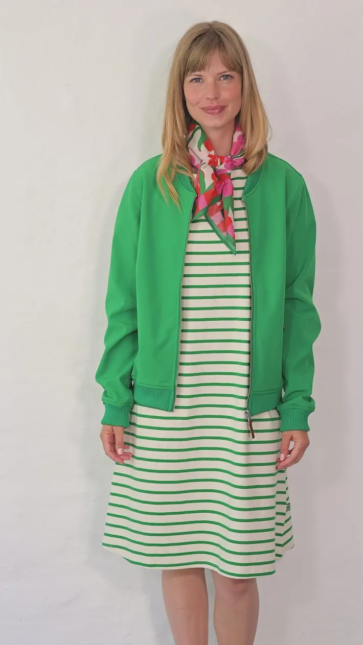 danebea_softshell_bomber__8-1.webp Danebea Softshell Bomber Grass Green