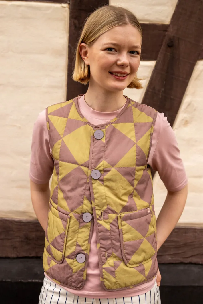 danefield_aop_thermo_vest_0.webp Danefield AOP Thermo Vest Dk Rose Beige/Beige DIAMETRIC