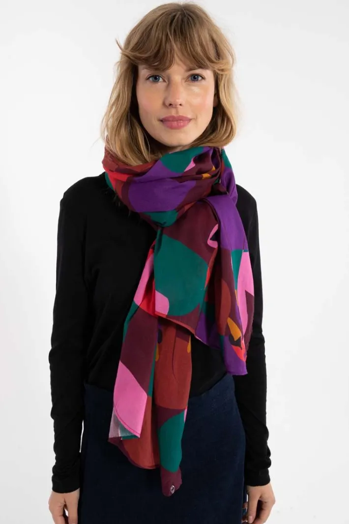 danenordby_scarf_dark_bor_1.webp Danenordby Scarf Dark Bordeaux SWANOSCOPE