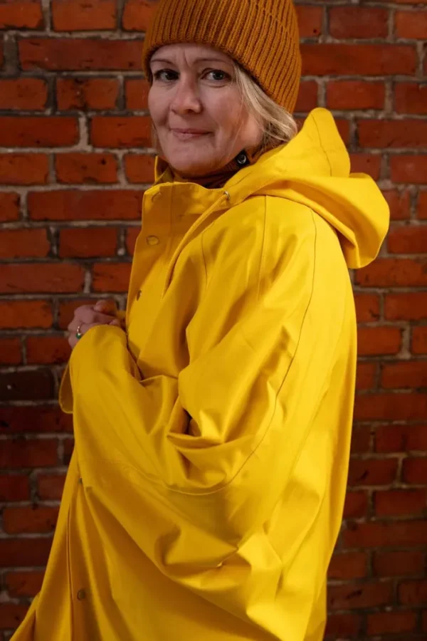 Danerain Poncho Dark Yellow