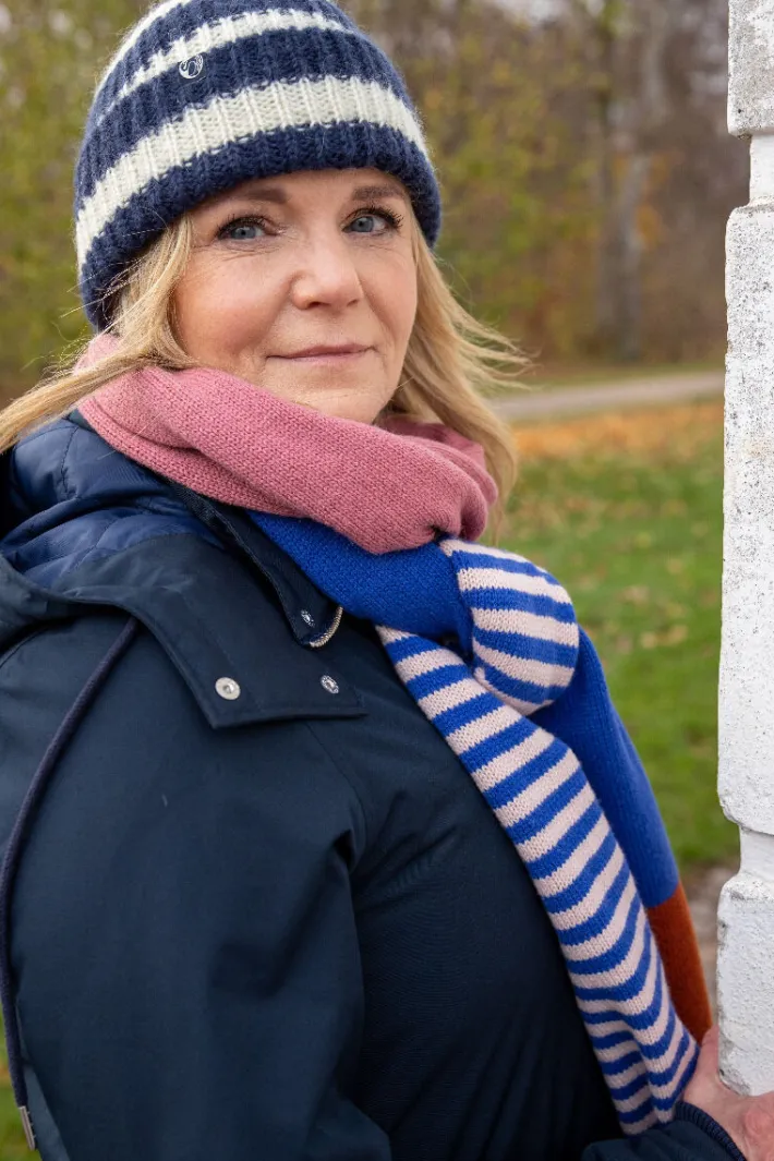 danesofty_fuzzy_beanie_dk_2.webp Danesofty Fuzzy Beanie Dk Navy/Chalk