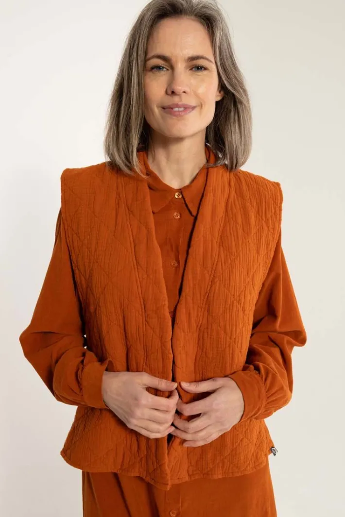 danevibeke_quilt_vest_gin_0.webp Danevibeke Quilt Vest Ginger