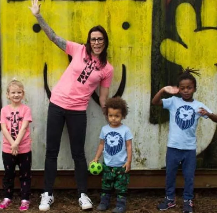 dyrgrowl_dinnhjaelp_mad_c_3.webp Dyrgrowl Dinnhjaelp Mad Coral GIRAF