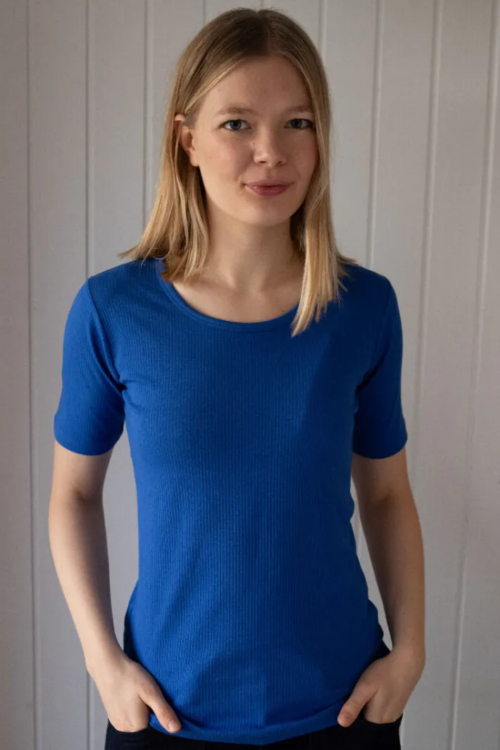 ess__danefriend_tee_klein_0.webp ESS - Danefriend Tee Klein Blue