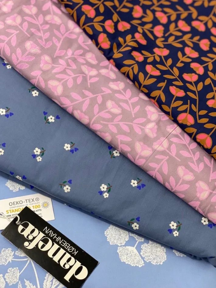 ess__organic_danebedlinen_1-2.webp ESS - ORGANIC Danebedlinen Junior Grey Rose FLEURIE