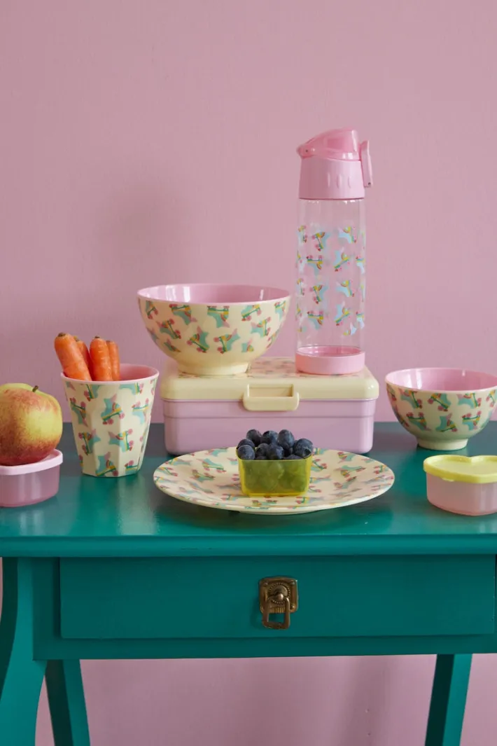 rice_stor_madkasse_pink_r_1.webp Rice Stor Madkasse Pink Roller Skate Print