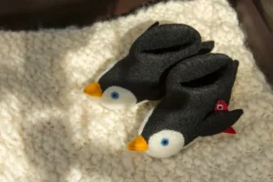 Sew Heart Felt Hjemmesko til Børn med Pingvin