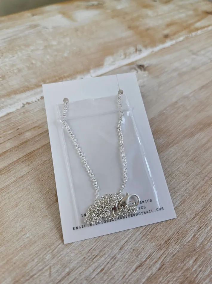 studio__heart_pendant_bur_15.webp Studio 23 Heart Pendant Burgundy/Navy