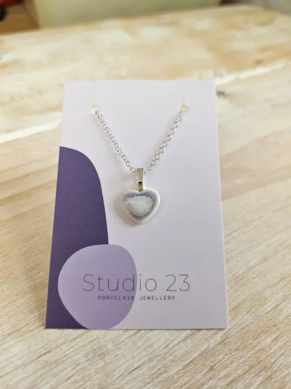 Studio 23 Heart Pendant Burgundy/Navy